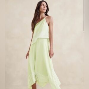 Banana Republic Lime Green Silk/Polyester Skirt. Size 2